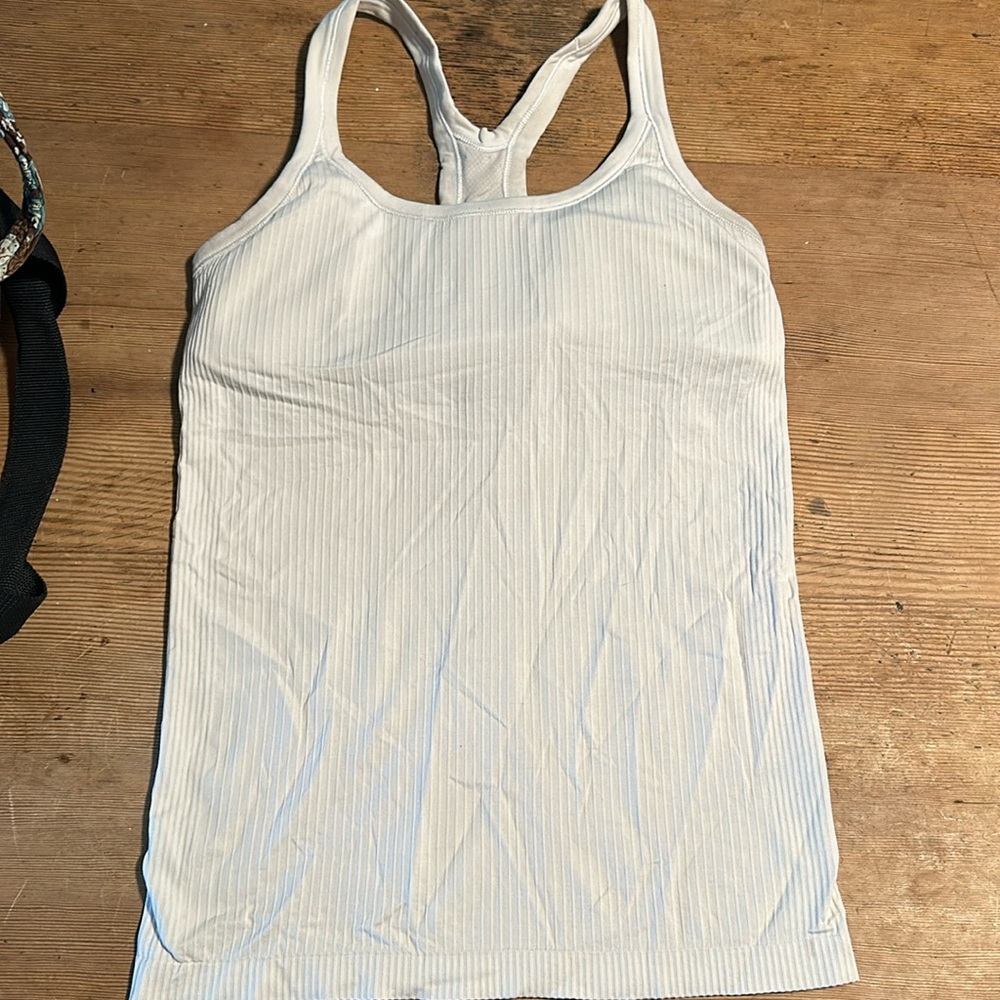 LULULEMON TANK